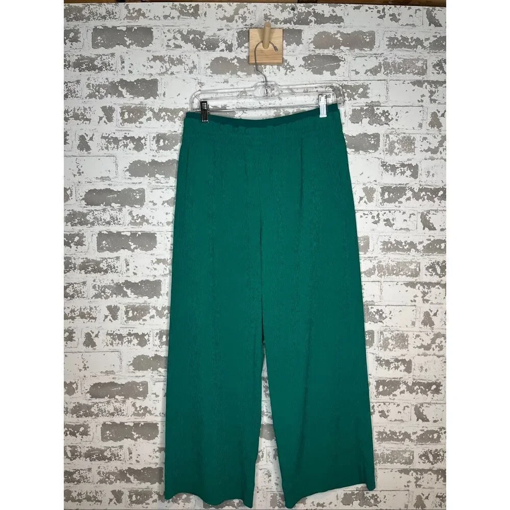 Athleta | women green wide leg cropped pants